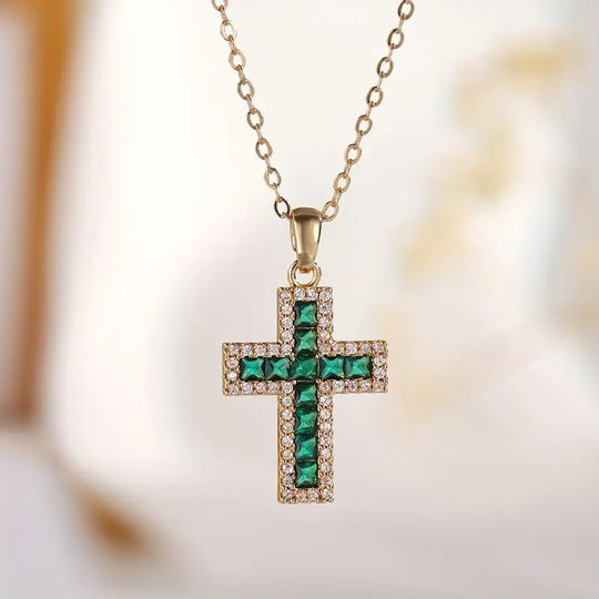 Colar Dourado Cruz Esmeralda — imagem 2
