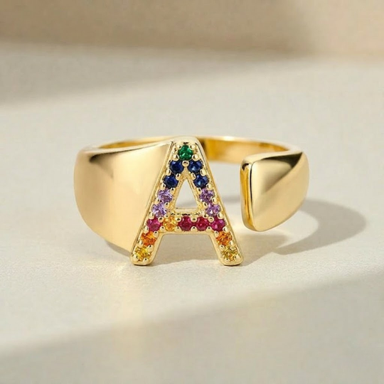 Anel Dourado com Inicial Ajustável