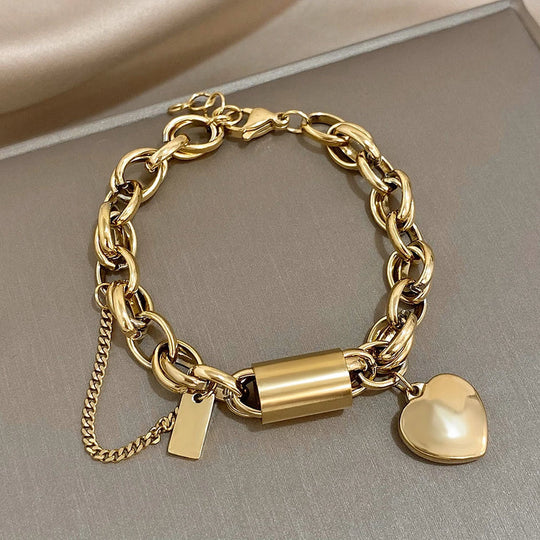 Pulseira Dourada Grossa com Coração