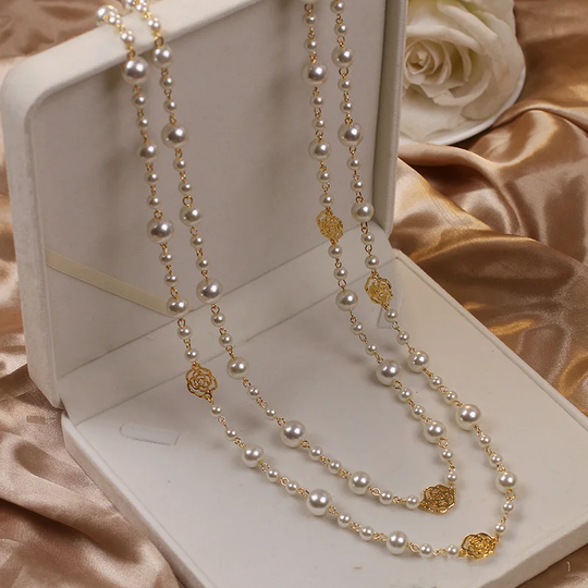 Colar Dourado Elegante com Pérola